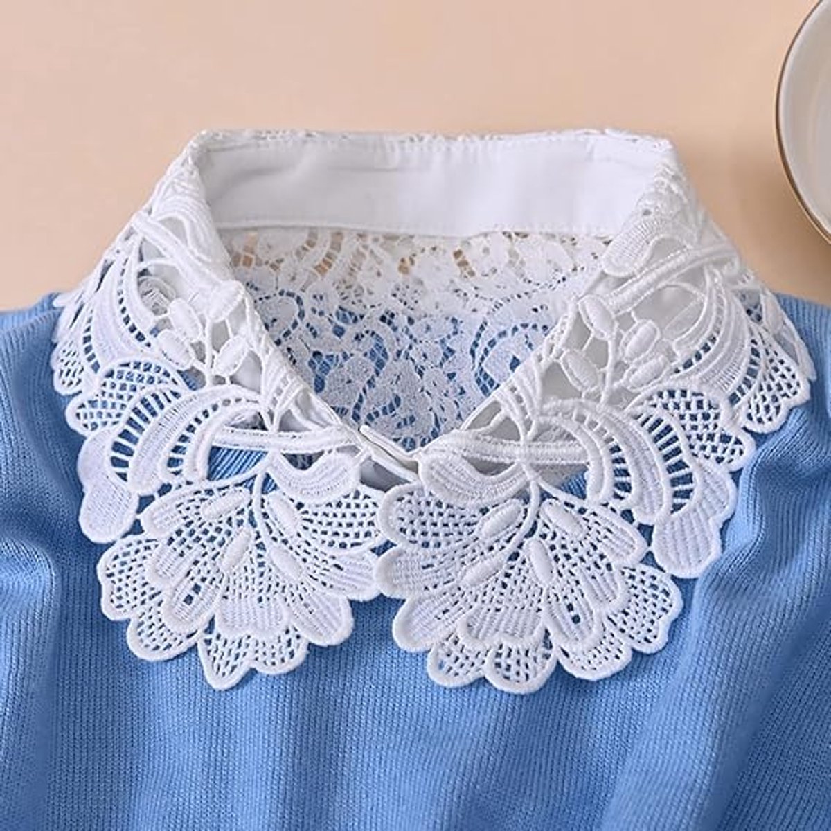 Blouse collar - Collars - Loose collar - Fake collar - Sweater Decorative - Round collar - White - One size - Lace - Detachable - Floral Pattern design - Adjustable - Image 4