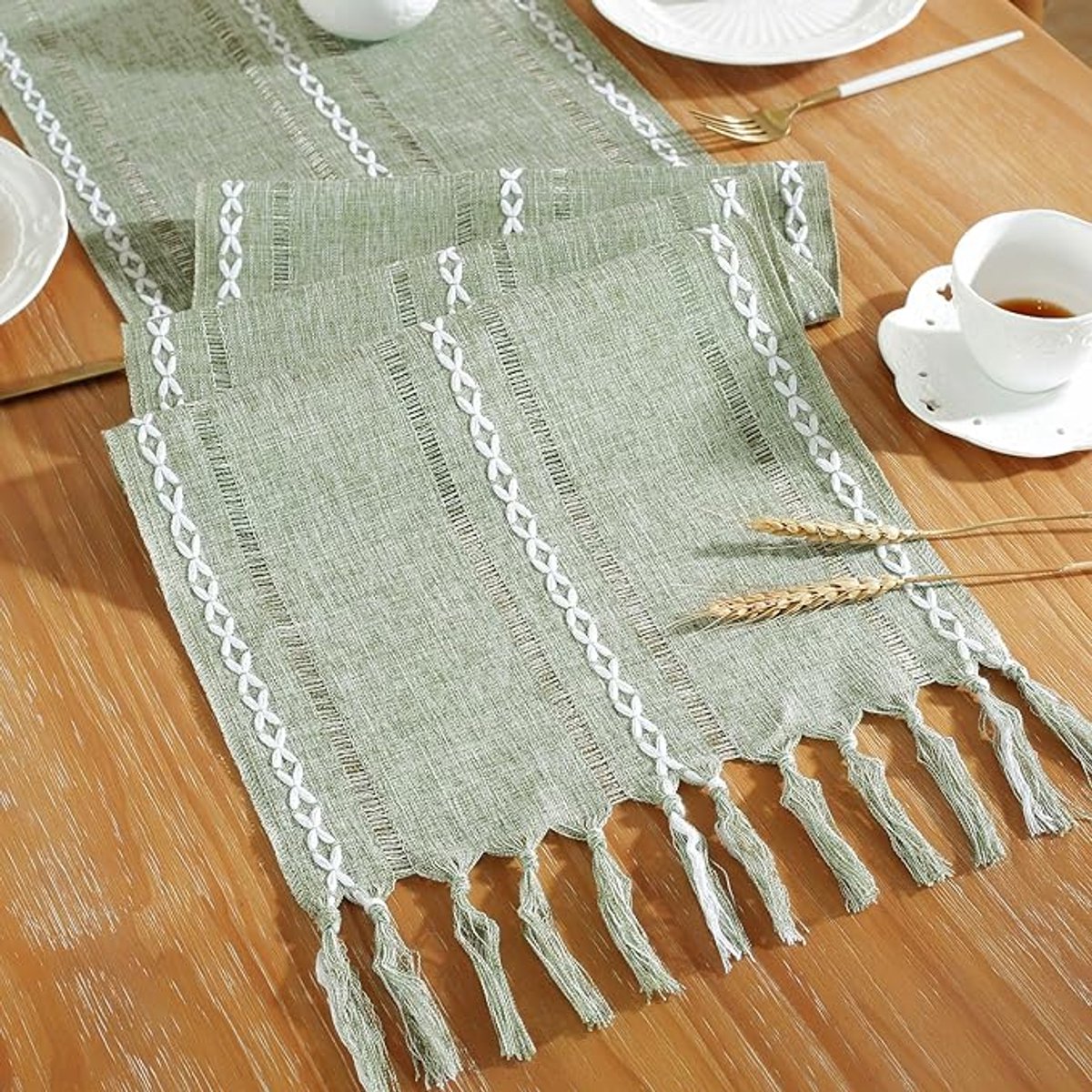 Table Runner - Bohemian Style Table Runner - 33 x 120cm - Green - Polyester - Rustic Farmhouse Style Table Runner - For Party & Dining Decorations - Boho Tassel Embroidered Table Runners - Image 3