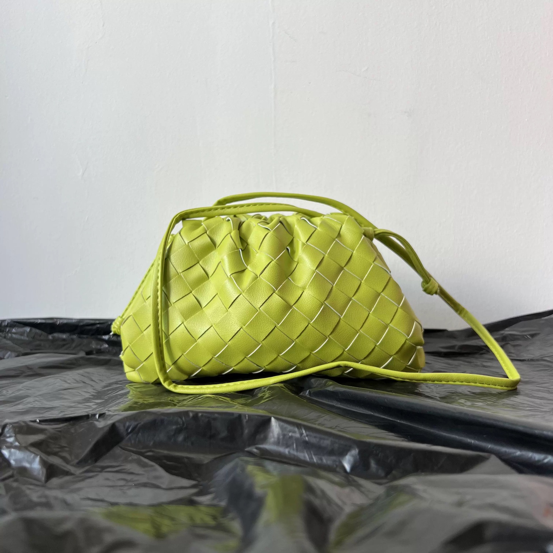 Cloud Backpack 2024 New Style Bag Ladies Cow Leather Crinkle Dumpling Bag Ladies Handbag Shoulder Bag MJ51 White 22*9*14cm - Image 2