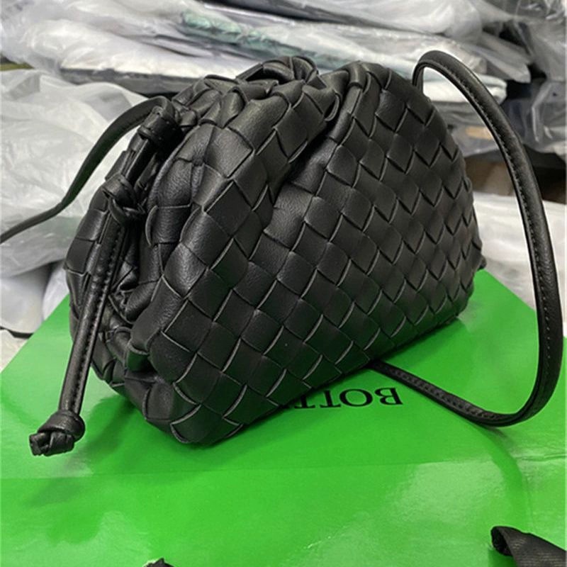 Cloud Backpack 2024 New Style Bag Ladies Cow Leather Crinkle Dumpling Bag Ladies Handbag Shoulder Bag MJ51 White 22*9*14cm - Image 4