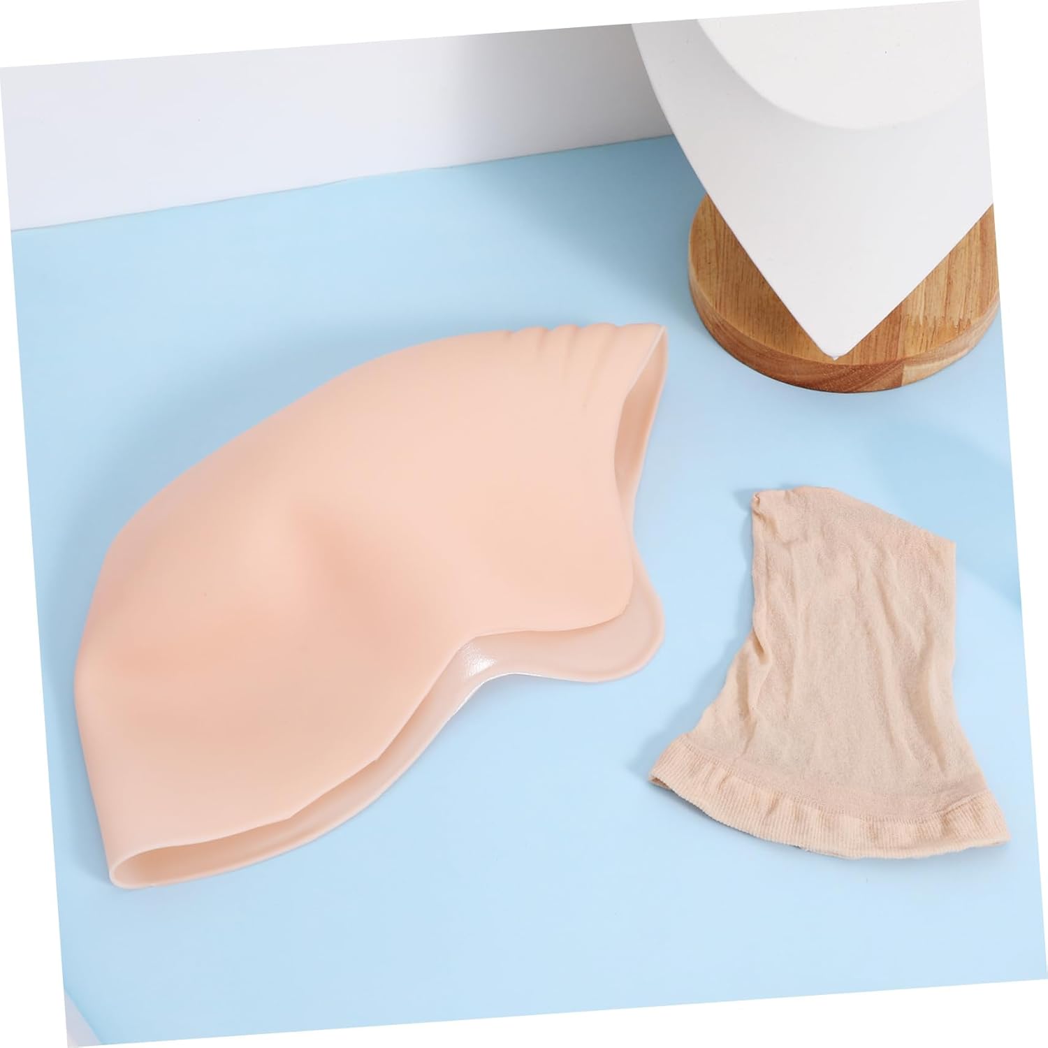 Makeup Latex Bald Cap Head Cover for Women Men for Halloween Cosplay and Costume Parties Quick Application Nonslip Fit for Wigs - Image 4