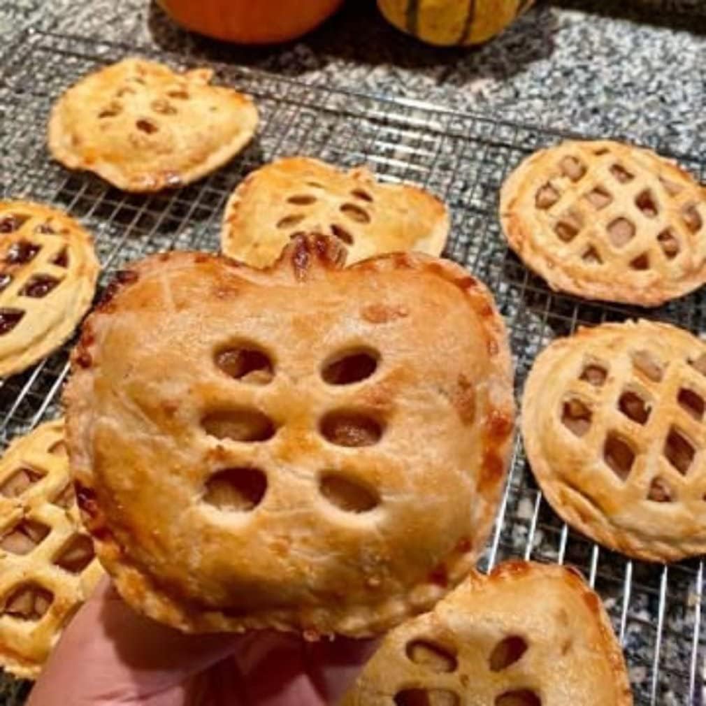 Fall Hand Pie Molds Apple, Acorn & Pumpkin, Fall Hand Pie Molds Set of 3, Mini Pie Mould Dough Press Mold Tool, Perfect Kitchen Tools Accessories for Hand Pies, Pierogi, Ravioli, Calzone & Empanada - Image 4