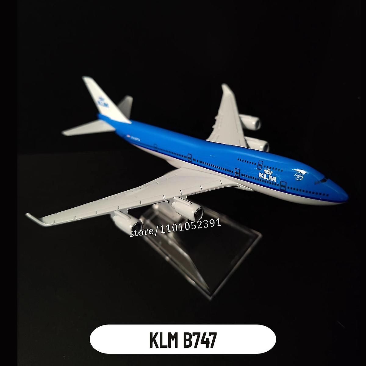 DHL Boeing 757 1:400 Scale Diecast Metal Airplane Replica Model - Image 1