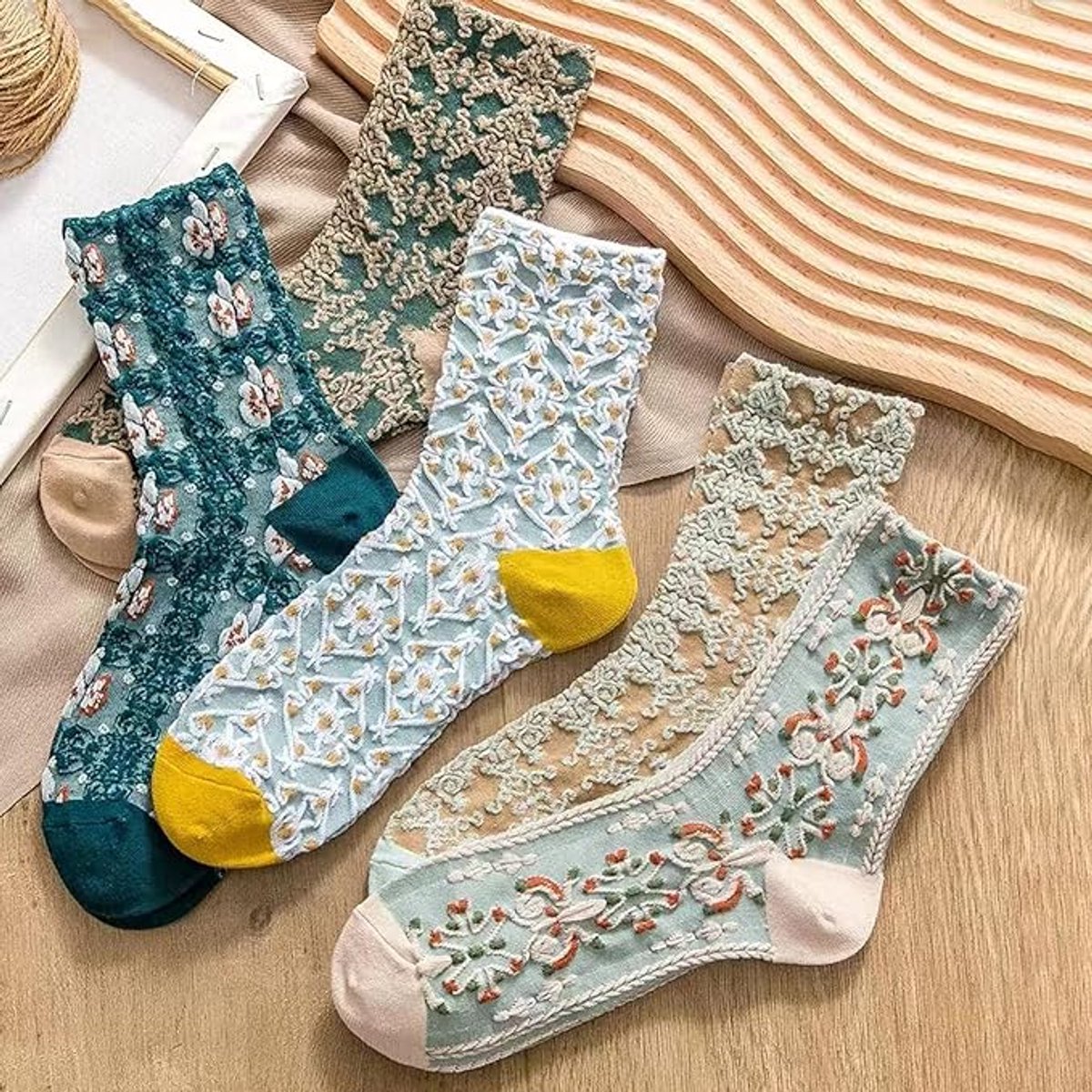 5 pairs of cotton socks for women - retro floral pattern - warm socks - lounge socks - autumn and winter socks - socks with 3D relief design - Image 2
