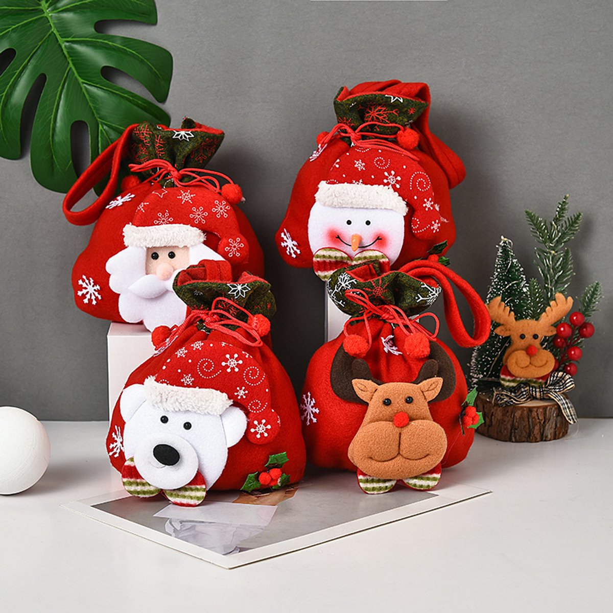 Christmas Gift Bags - Set of 4 - Velvet Material - Candy Bags for Kids - Christmas Apple Bags - Reusable Christmas Gift Bags - Party Bags - 20*20cm - Image 4