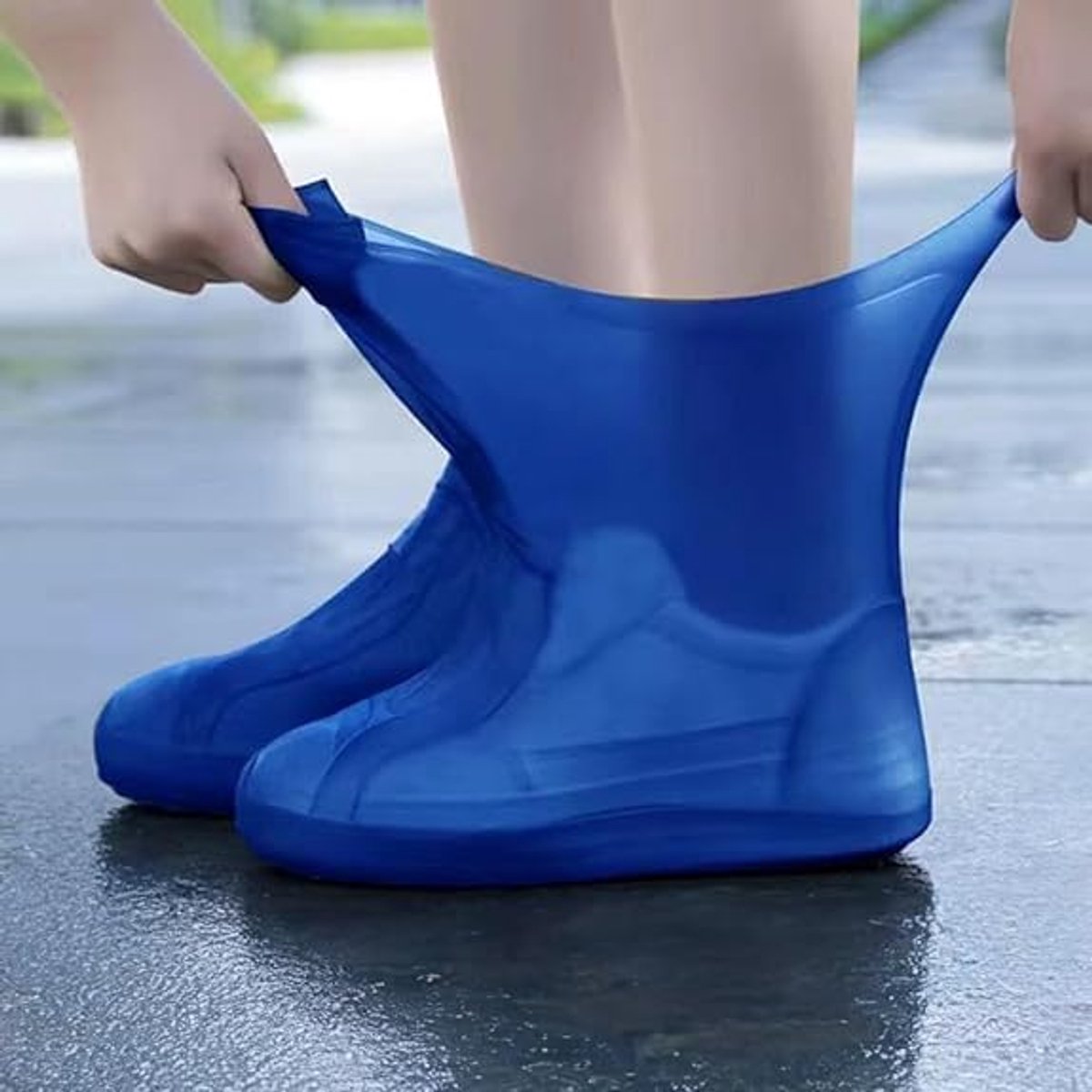 Overshoes - 1 Pair - Waterproof Silicone Overshoes - Reusable, Non-slip, Suitable for Outdoor Activities (Blue - Size M) - Image 1