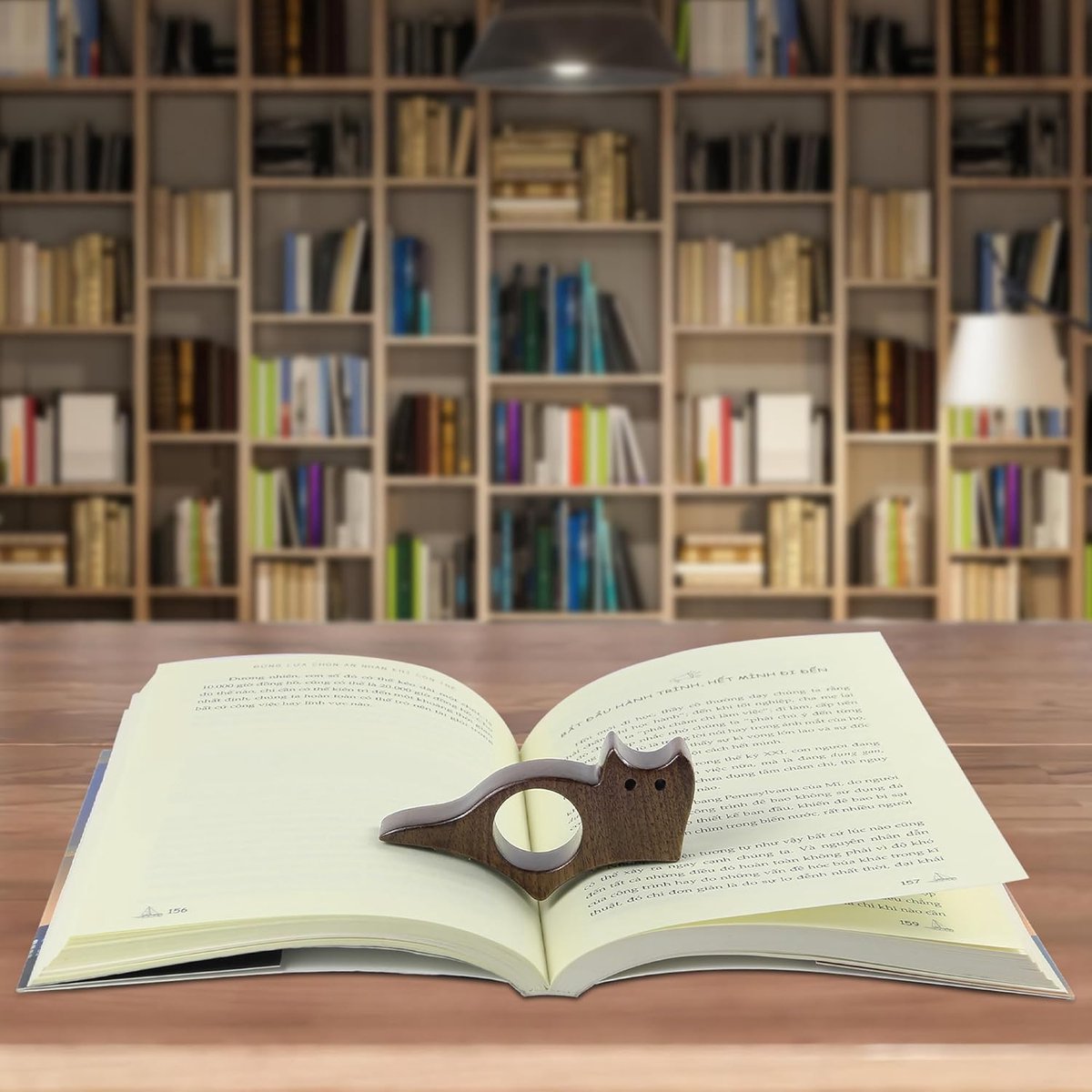 Book Binder - Cat-shaped book binder - Smooth walnut bookshelf - Thumb-shaped book binder - Reading aid - Ideal gift and reading accessory for book lovers - Gift for book lovers and literature enthusiasts (M) - Image 4