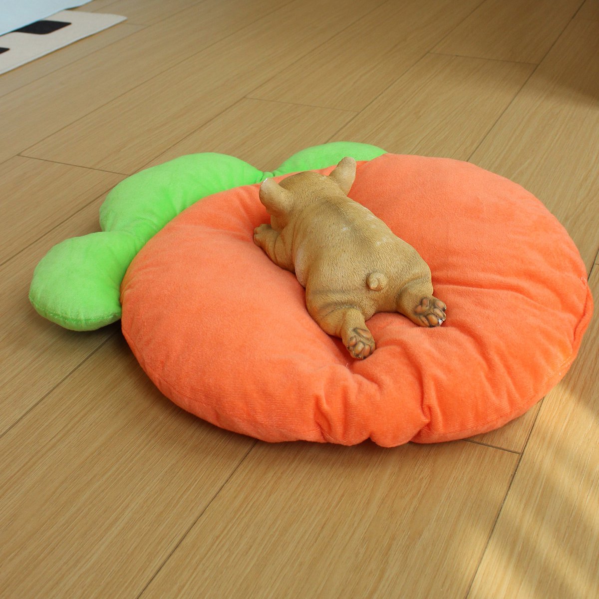 Pet Sleeping Mat - Warm Blanket - Soft Fabric - Cute Radish Shape - Suitable for Cats and Dogs (S-25*33cm) - Image 4