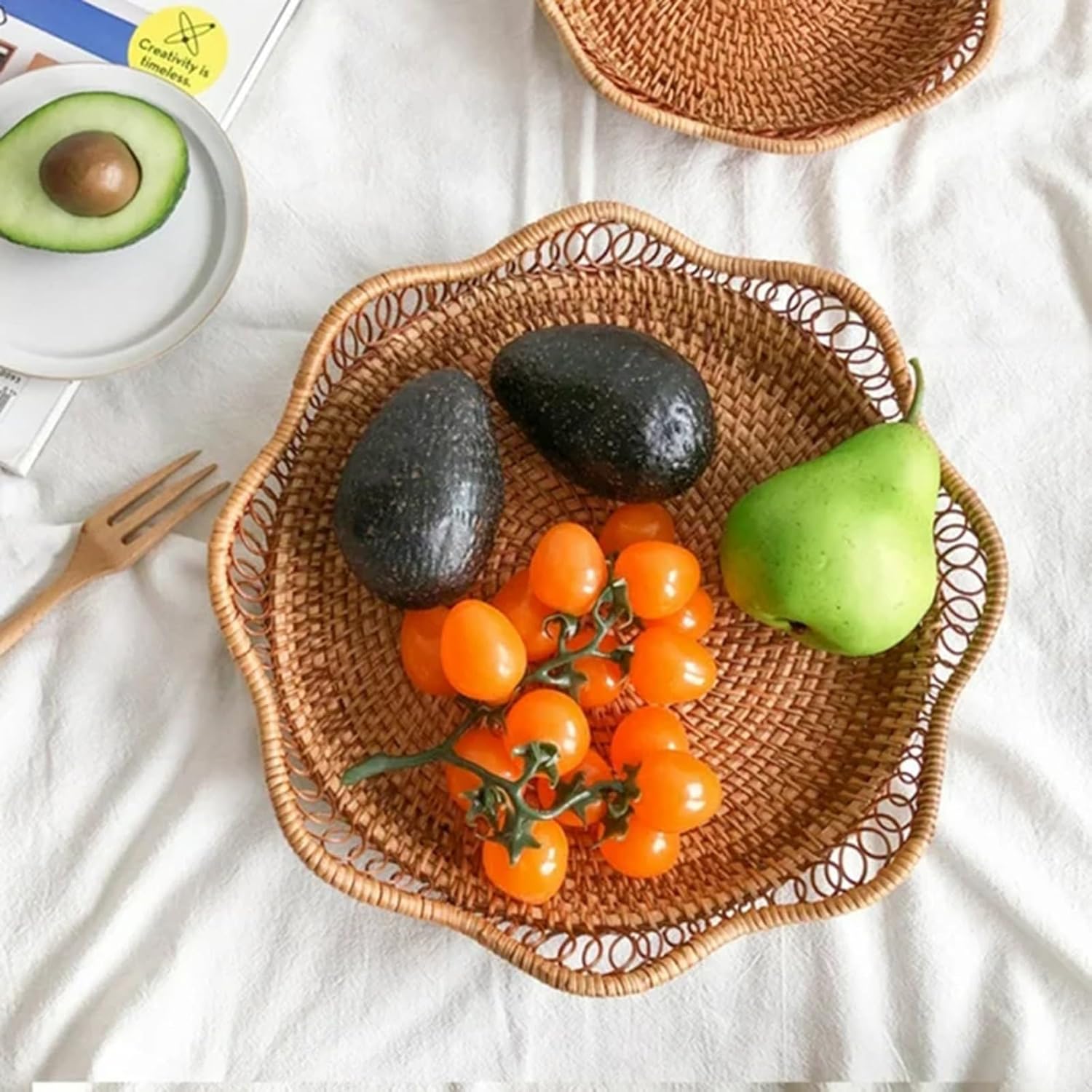 1pc Rattan Fruit Basket, Hand Woven Bread Basket, Tabletop Round Wicker Food Serving Storage Bowl, Natural Woven Decorative Baskets for Home Kitchen Counter Organizing - Image 3