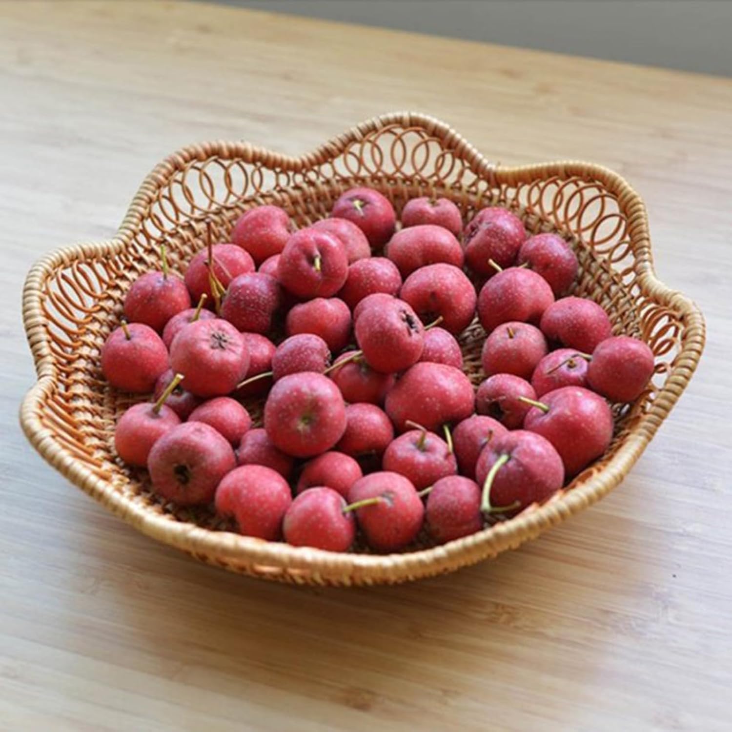1pc Rattan Fruit Basket, Hand Woven Bread Basket, Tabletop Round Wicker Food Serving Storage Bowl, Natural Woven Decorative Baskets for Home Kitchen Counter Organizing - Image 4