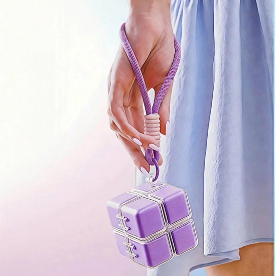 Medicine box - 7-day medicine box - Weekly pill box - Portable pill box for travel - Easy to open - 8 compartments - For storing vitamins and medicines - Purple - Image 3