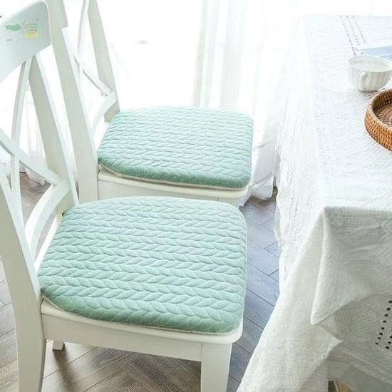 Chair cushions - 2 pieces - Seat cushions - Removable and washable - Cushions with straps - Kitchen chair cushions - 40 x 43 cm - Removable and washable covers - Suitable for garden chairs, dining chairs or office chairs - Green - Image 1