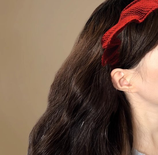 Headband - Set of Two - Retro Style with Ruffles - Elegant and Stylish Headband for Women - Suitable for Parties, Daily Wear and Special Occasions (Red + Black) - Image 4