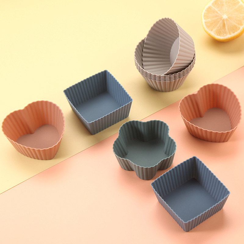 Paper Cupcake Cases – Mini Baking Pan – Mini Cake Molds – Baking Tools – Round, Square & Heart Shaped Silicone Molds – Heat Resistant, Reusable, Flexible and Non-Stick – Perfect for Baking, Parties & Birthdays – Pack of 24 - Image 3