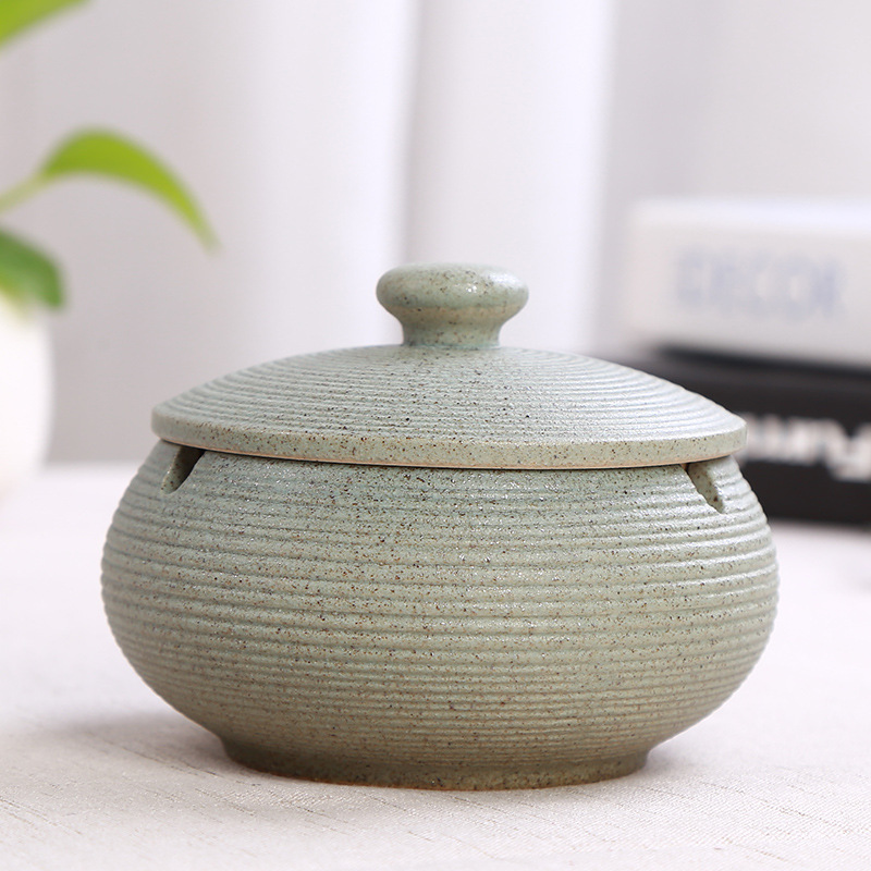 Ceramic Ashtray with Lid - Green - Wind Ashtray for Outdoor & Indoor - Decorative & Anti-Odor - Image 1