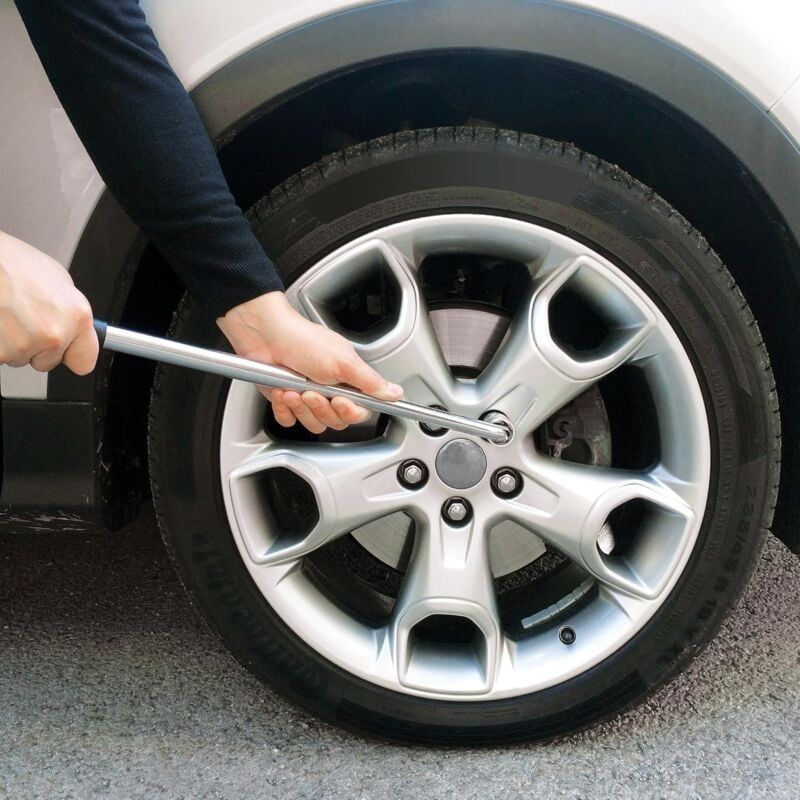 Car Wheel Socket Wrench - Extendable Handle - Socket Sizes: 17mm, 19mm, 21mm, 23mm - Fits All Standard Vehicles - Image 2