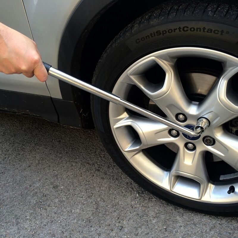 Car Wheel Socket Wrench - Extendable Handle - Socket Sizes: 17mm, 19mm, 21mm, 23mm - Fits All Standard Vehicles - Image 3
