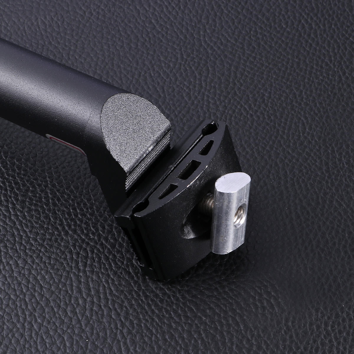 Worgeous 30.8mm Aluminum Alloy Seatpost Mountain Bike Bike Seat Tube Seat Post for Most Road Bike Downhill Bike Track Bike Fixed Gear (Black) - Image 3