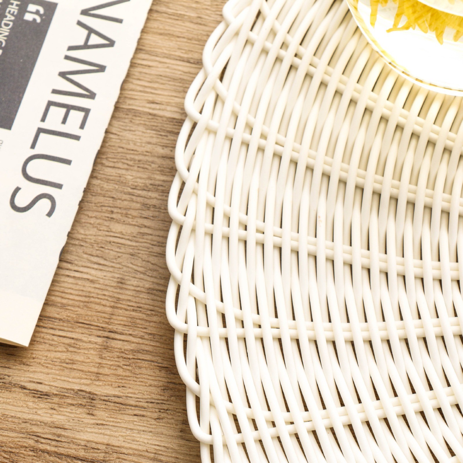 14 Inch Round Woven Placemats, Non Slip Heat Resistant Plastic Table Mats,Table Placemat For Household Use,Round Rattan Placemats Braided Cup Coasters For Drink Kitchen Dining Table Decoration,Brown White - Image 8