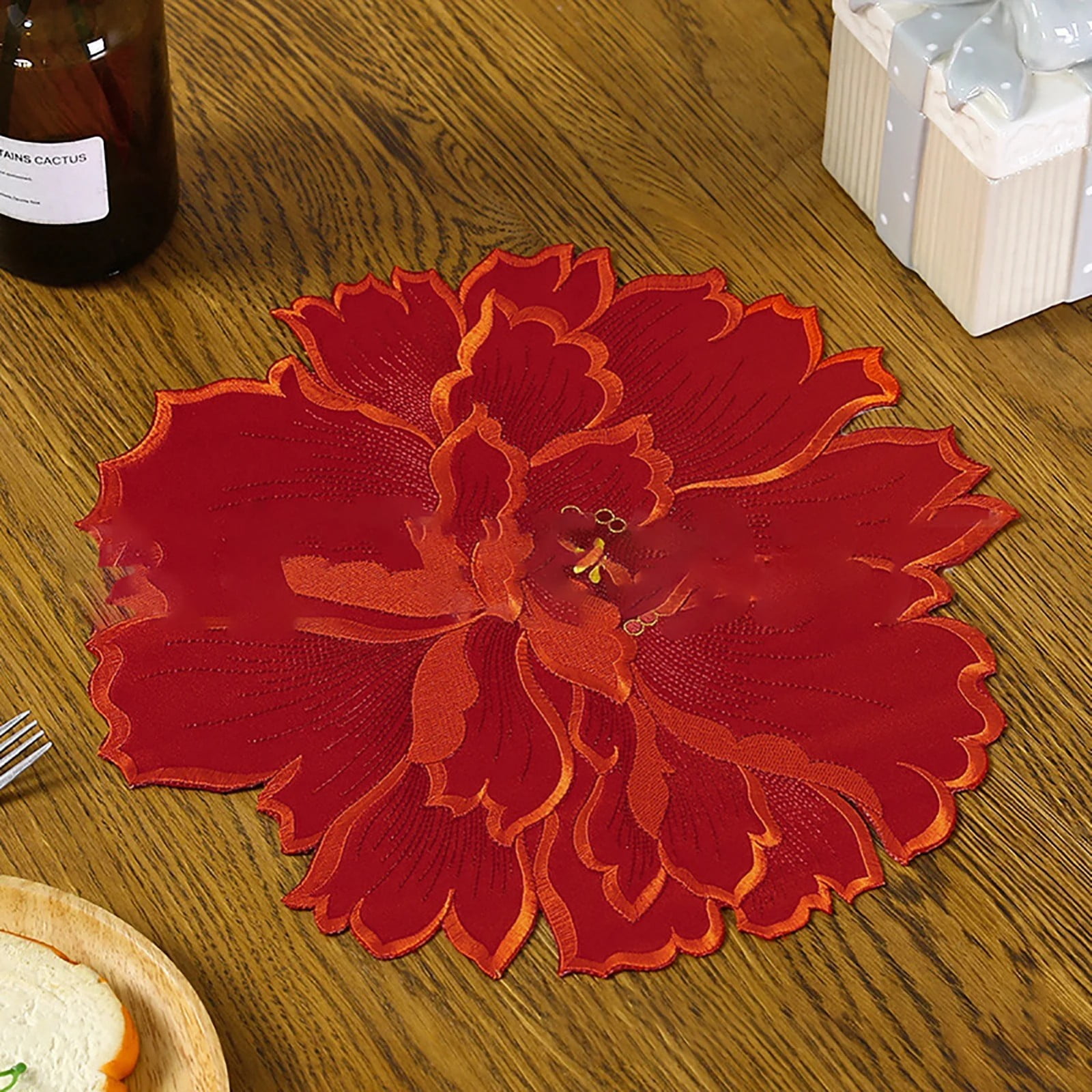 4 Pcs Flower Placemat,3D Flower Placemats,Flower Shape Placemat,Heat-Resistant And Washable Placemat for Dining Table,Tablemats Kitchen Table Setting Decorative for Wedding Holiday Dining Table,Red White - Image 4