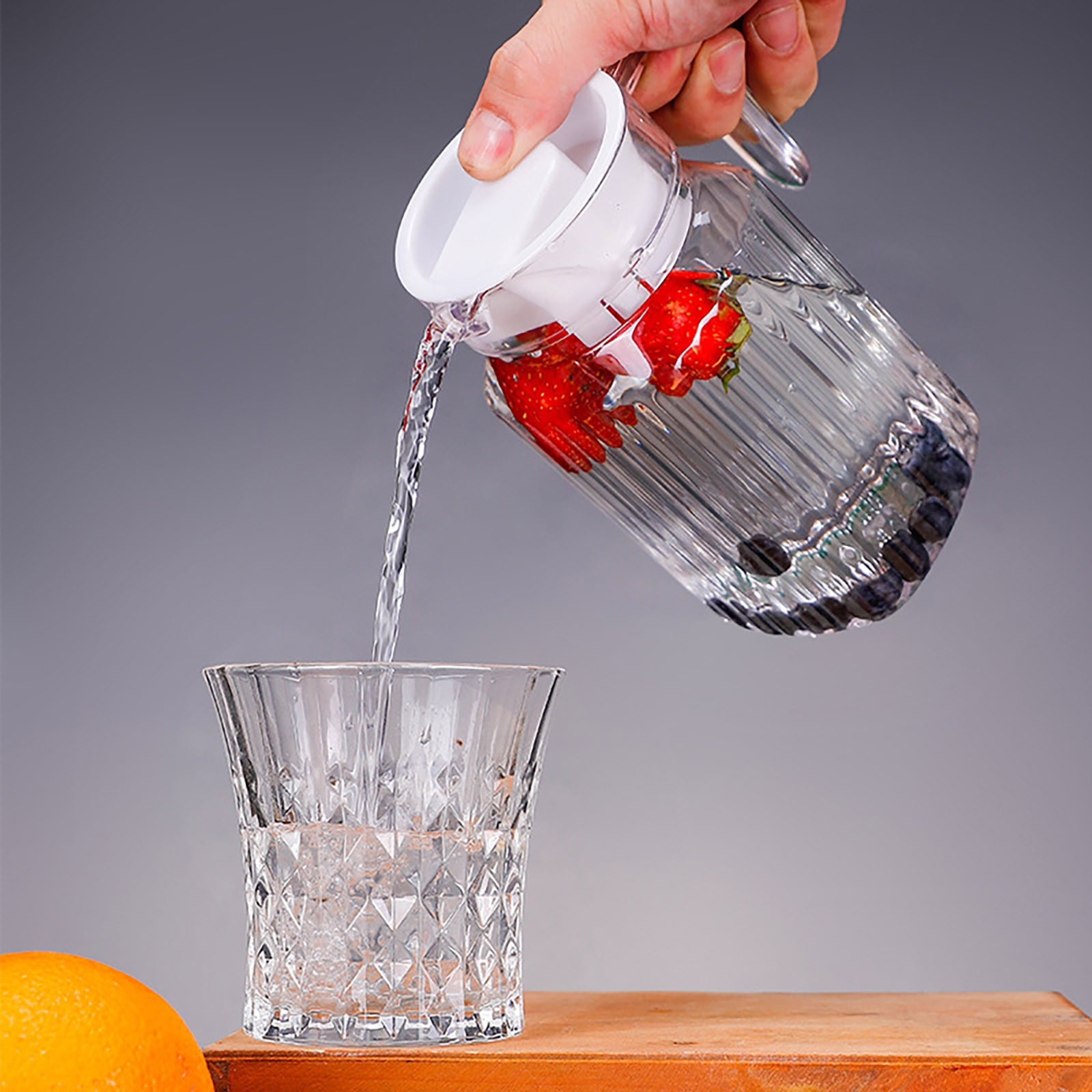 20 oz Small Plastic Carafe with Lid and Spout, 600ml Small Clear Water Jug for Hot/Cold Water, Iced Tea Pitcher for Coffee, Mini Juice and Homemade Beverage Carafe, 6.3x3.35 6.30
