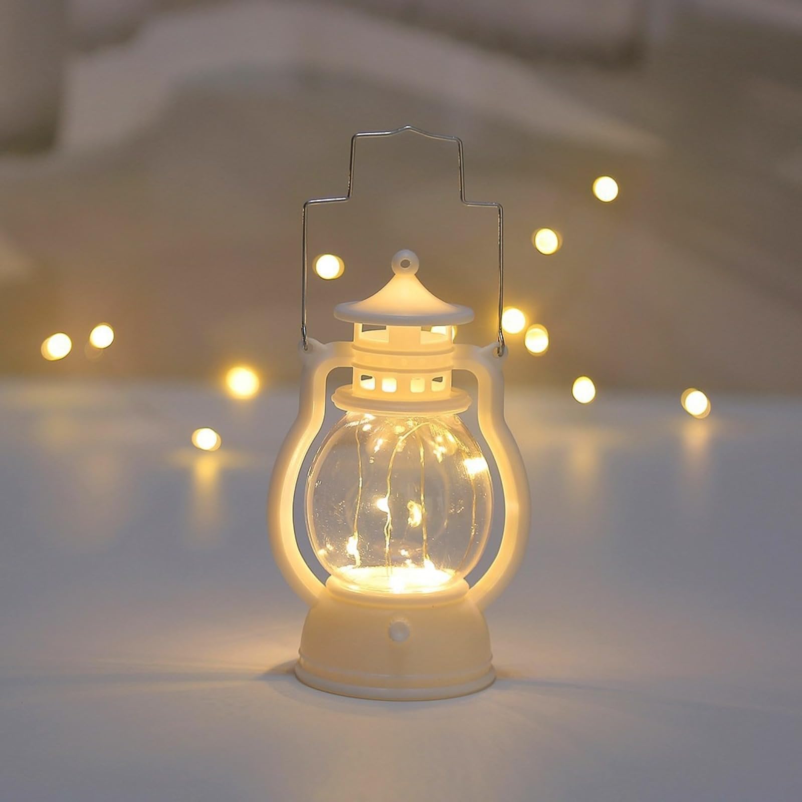 Battery operated candles - LED candles - candles - Hangable - Retro decorations - Christmas candles - LED candles with moving flame - Rituals products - candle holder - rechargeable candles - battery operated moving candles - white - Image 1