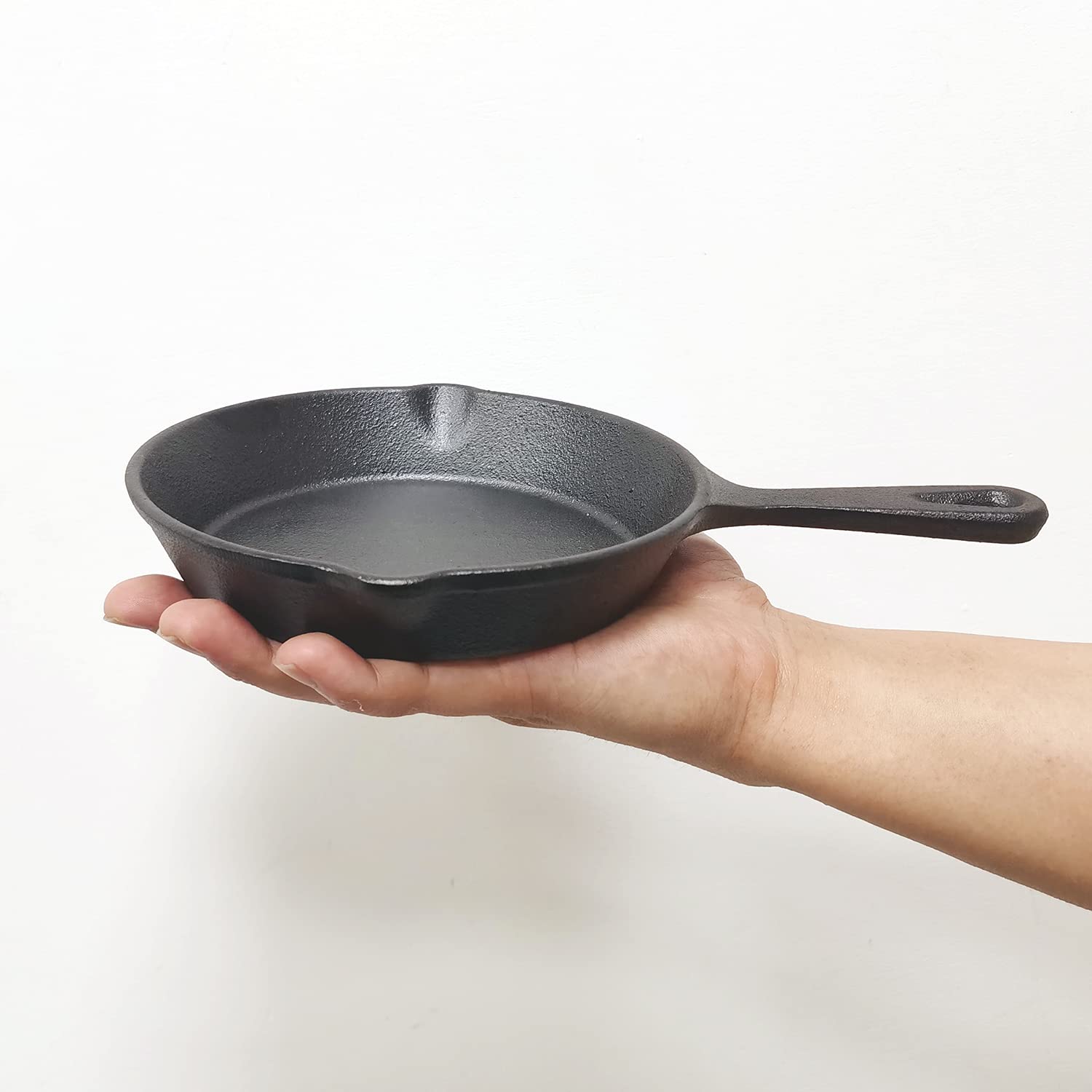 Cast Iron Frying Pan - Mini Skillet - Ø 16 cm - Egg Pan - Tapas Pan - BBQ - Camping - Serving Pan - Blini Pan - Pancake Pan - Saucepan - Melting Pan - Outdoor Cooking - Robust - Frying Pan - Kitchen Aid - Black - Cast Iron - 1 Piece - Image 1