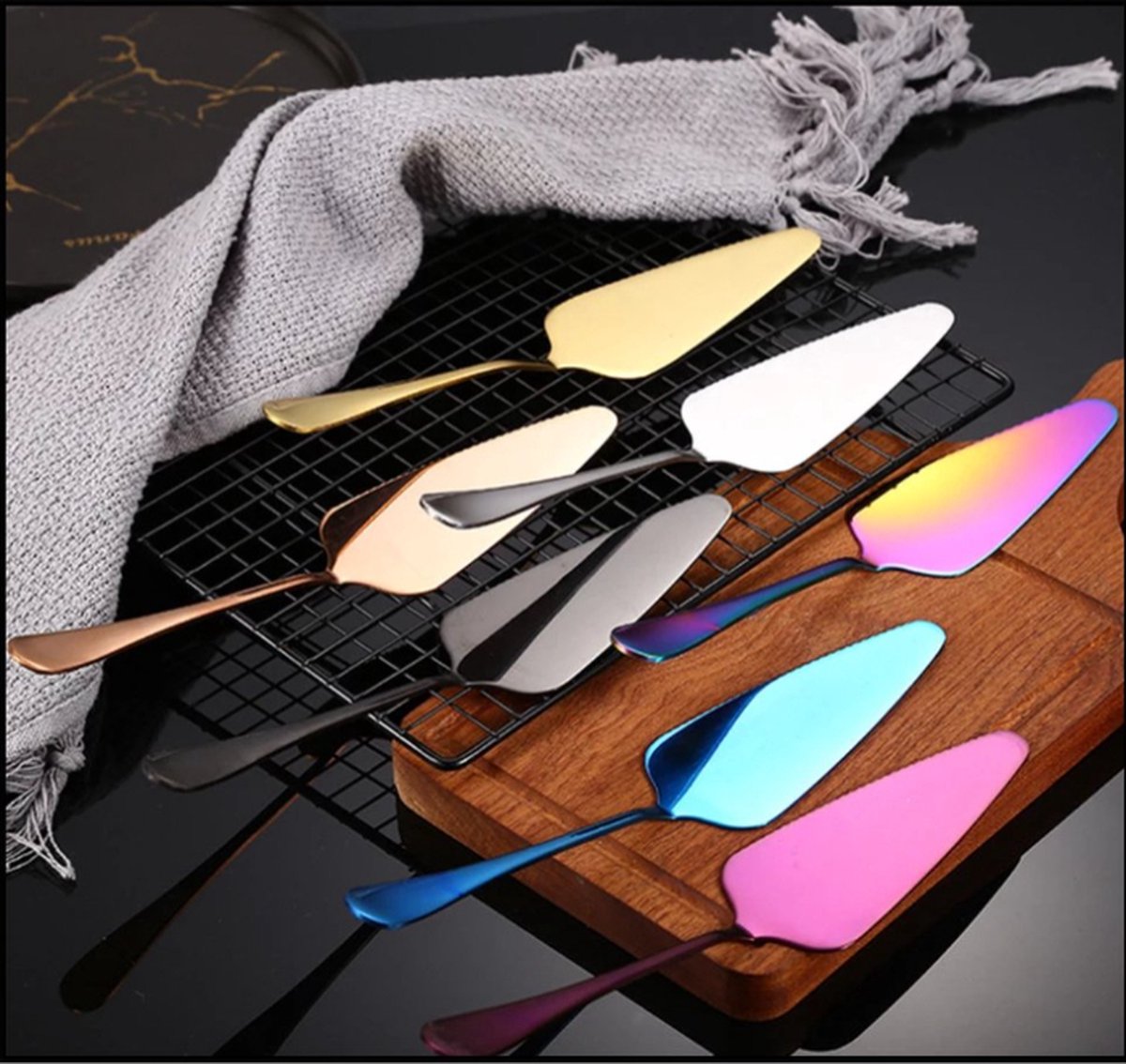 Cake Peel | Pizza Peel | Cake Cutter | Pizza Cutter | With Serrated Edge | Stainless Steel | Bronze - Image 2