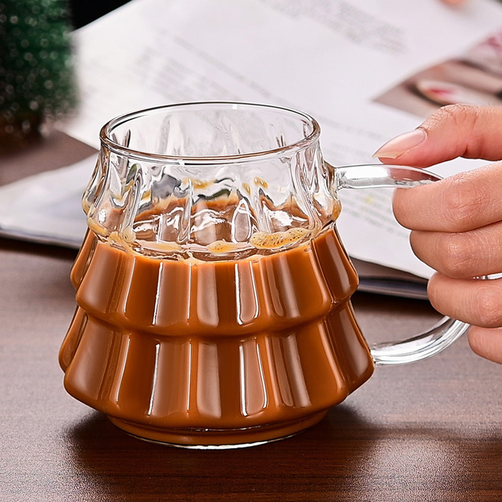Christmas Tree Coffee Mug, 350ml Tree-shaped Clear Glass Coffee Mug with Handle for Ice Americano, Tea, Milk, Creative Christmas Gift for Colleagues, Friends(1*Cup, with Lid & Straw) Clear - Image 4