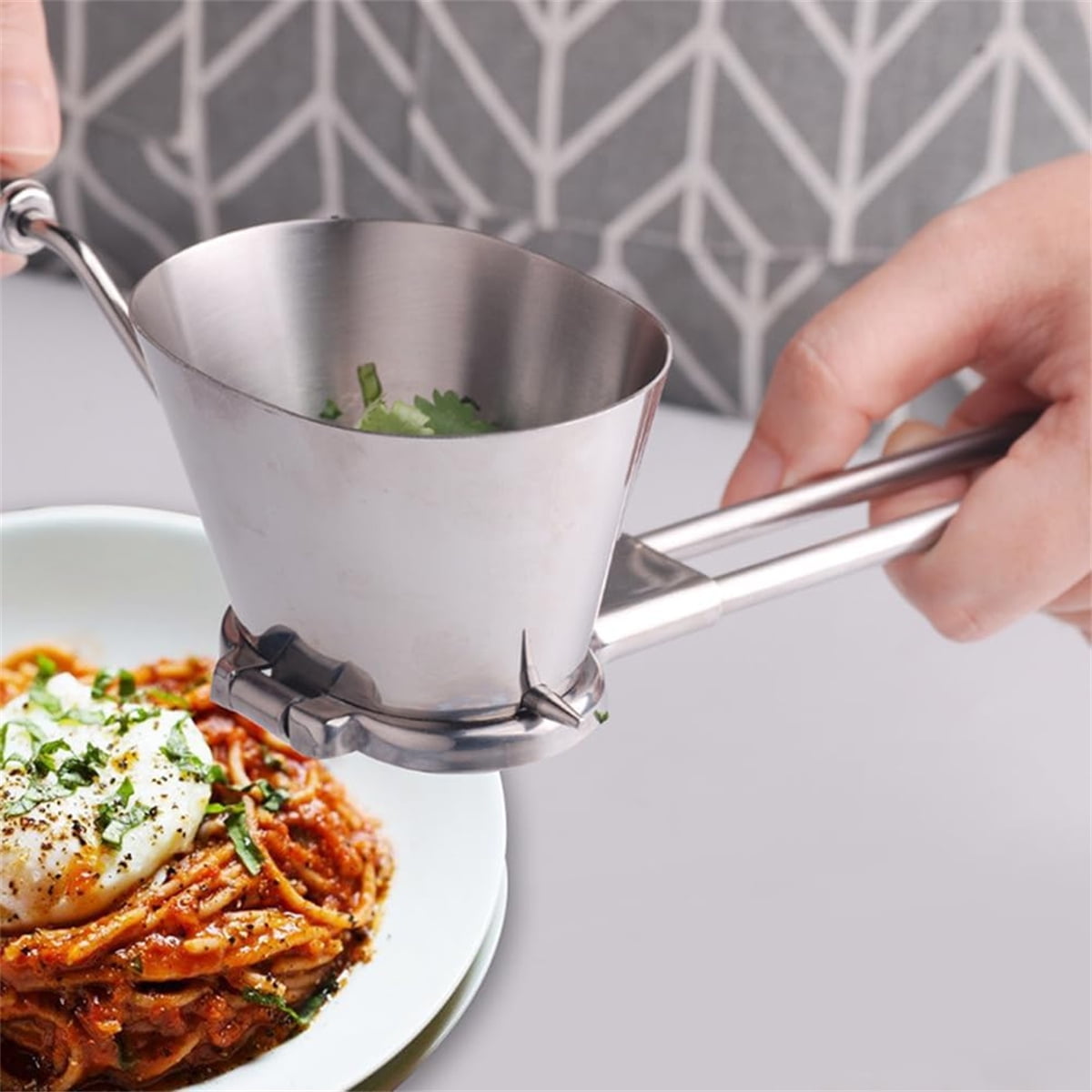 Tutuviw Manual Stainless Steel Parsley Shredder,Pepper Grinder,Herb Roller Mincer,Handheld Spice Grinder,Versatile Kitchen Tool for Herbs Vegetables Spices,Easy Hand-crank for Quick Cutting/Mincing - Image 6