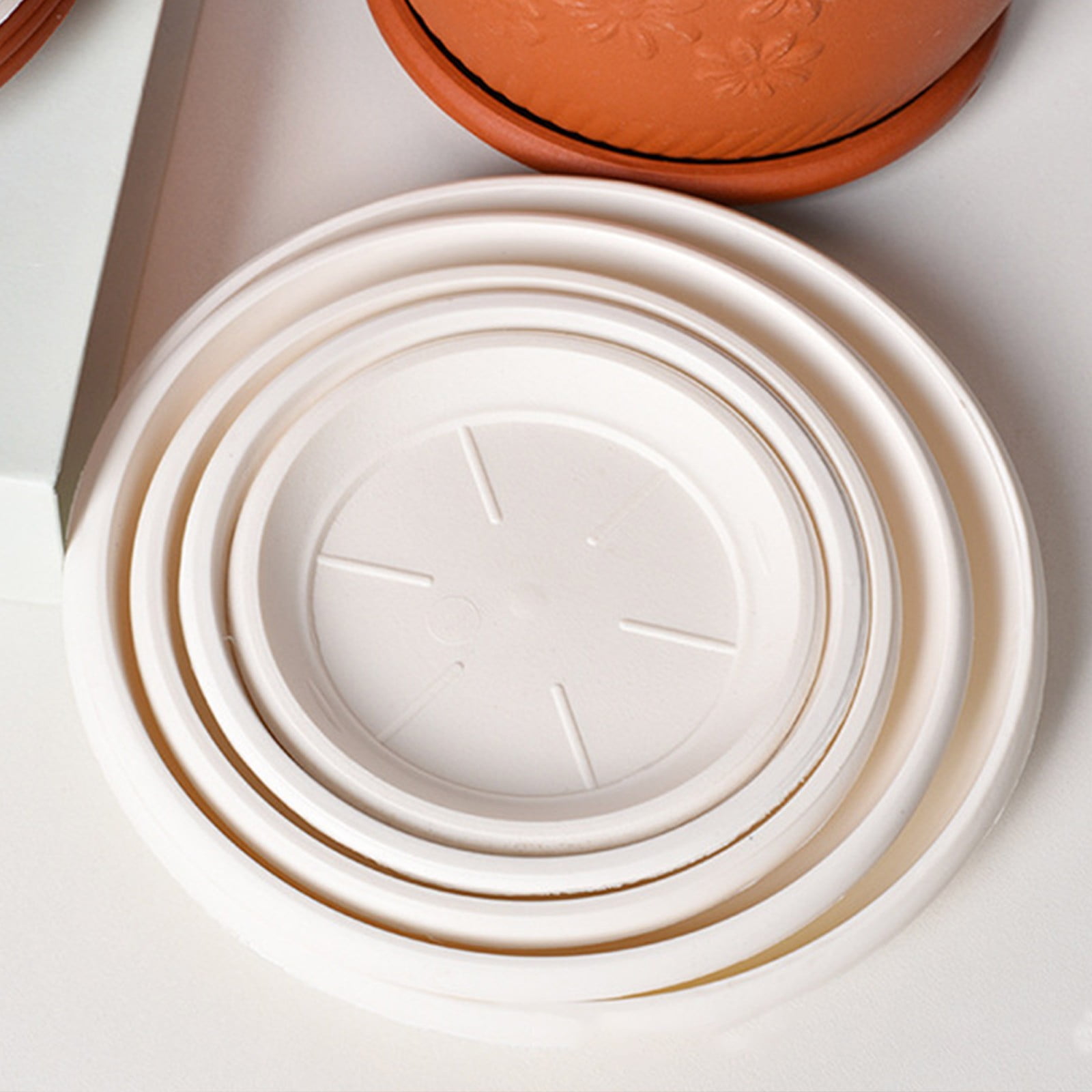 Darzheoy 6 Pack Plant Saucer Tray 3.6 inch, Heavy Duty Plastic Pot Plant Drip Trays Saucers for Indoors Outdoor, Plant Water Tray for Planters 5.3