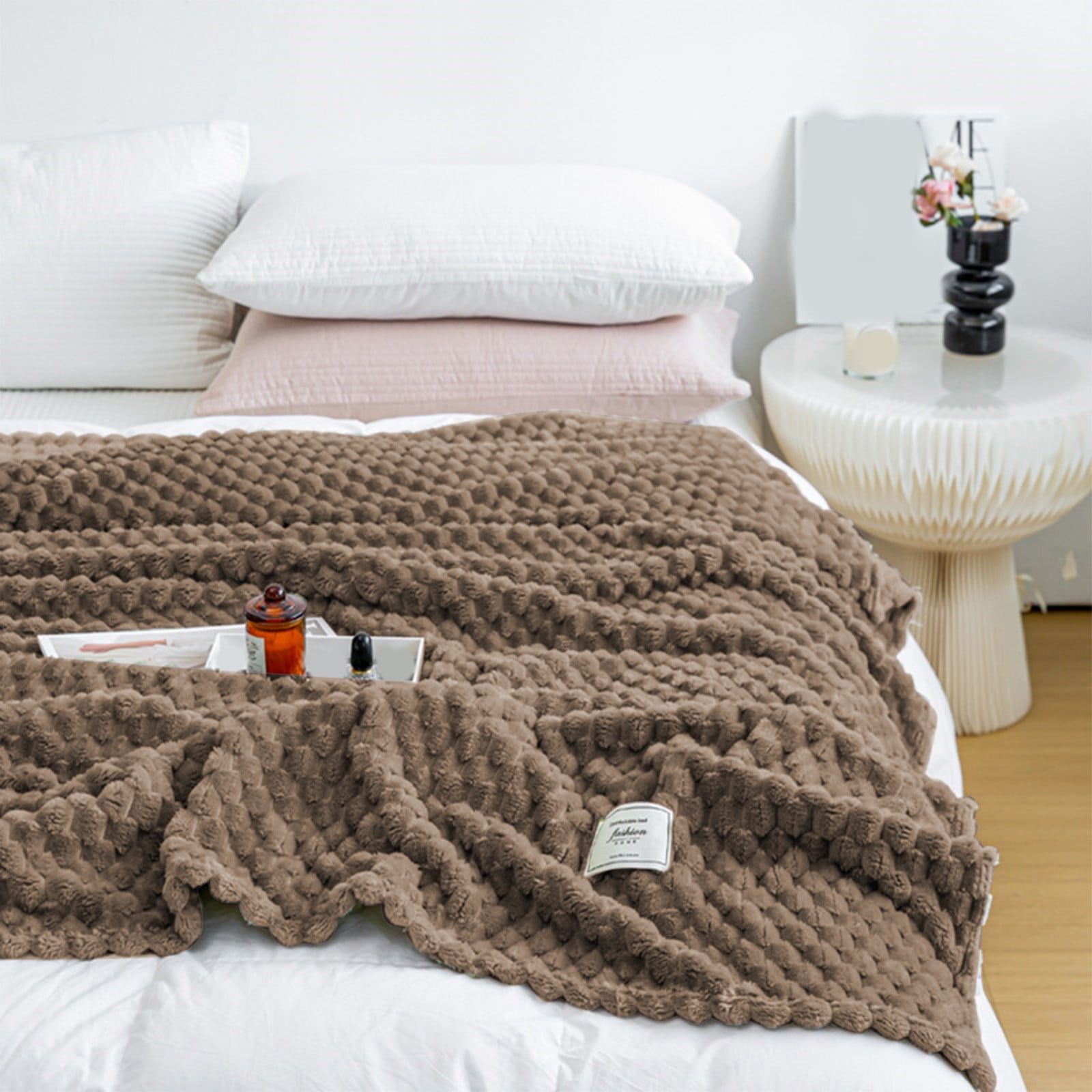 Kdkad Cooling Blanket, Summer Ice Soft Double Sensation Ice Cool Summer Cool Blanket, Cooling Blankets Absorbs Body Heat to Keep Cool on Warm Night, Ultra-Cool Lightweight Blanket 39.4×47.2 in Khaki - Image 7