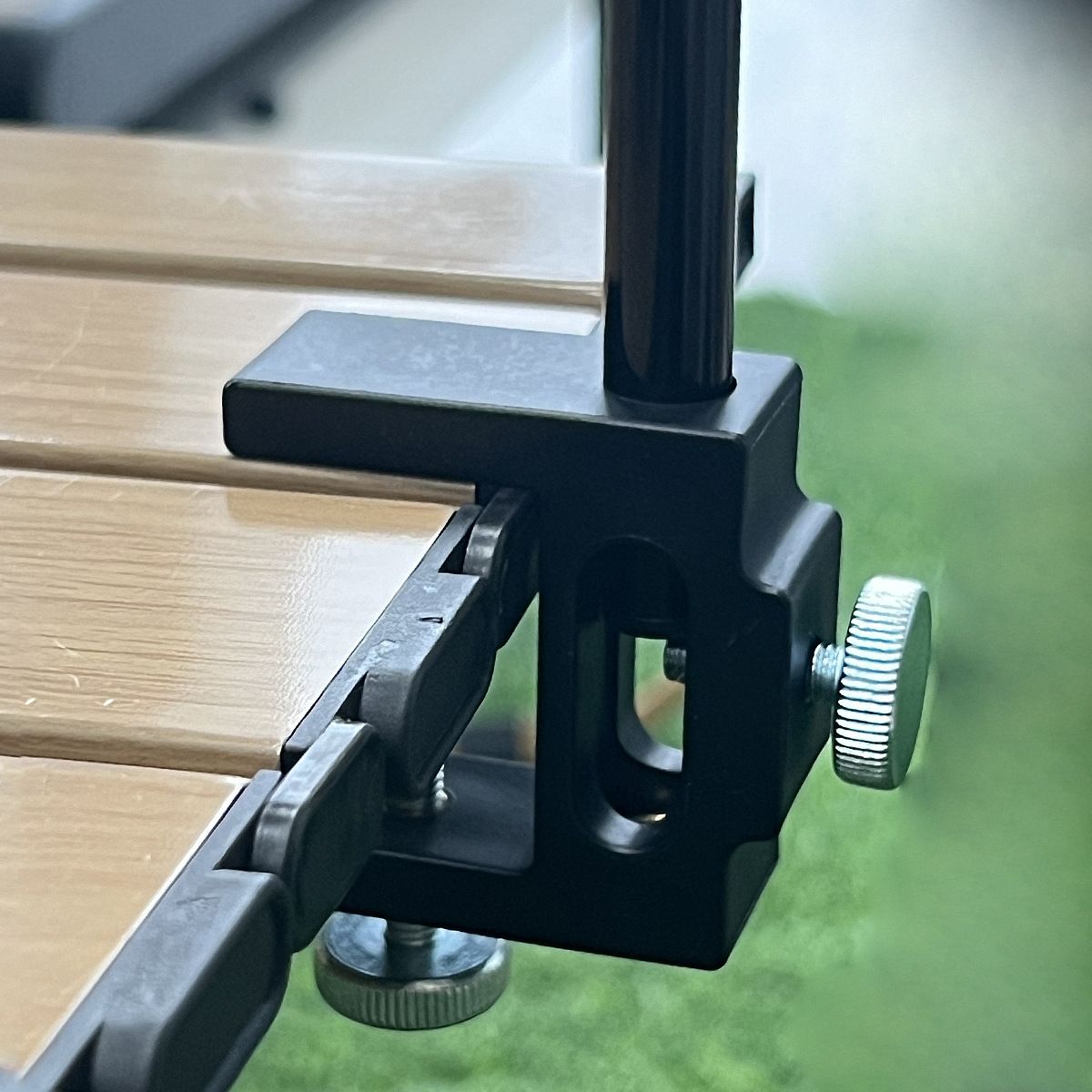 Folding Lantern Stand Pole Portable Lamp Stand Hook Collapasible Light Stand Holder for Camping Fishing Picnic BBQ Outdoor Activities (Black) - Image 3