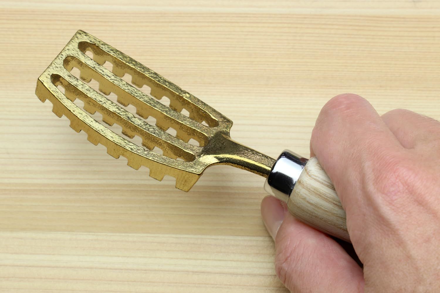 Fish Scaler Brush with Brass Serrated Sawtooth and Ergonomic Wooden Handle - Easily Remove Fish Scales Without Fuss Or Mess - Image 4