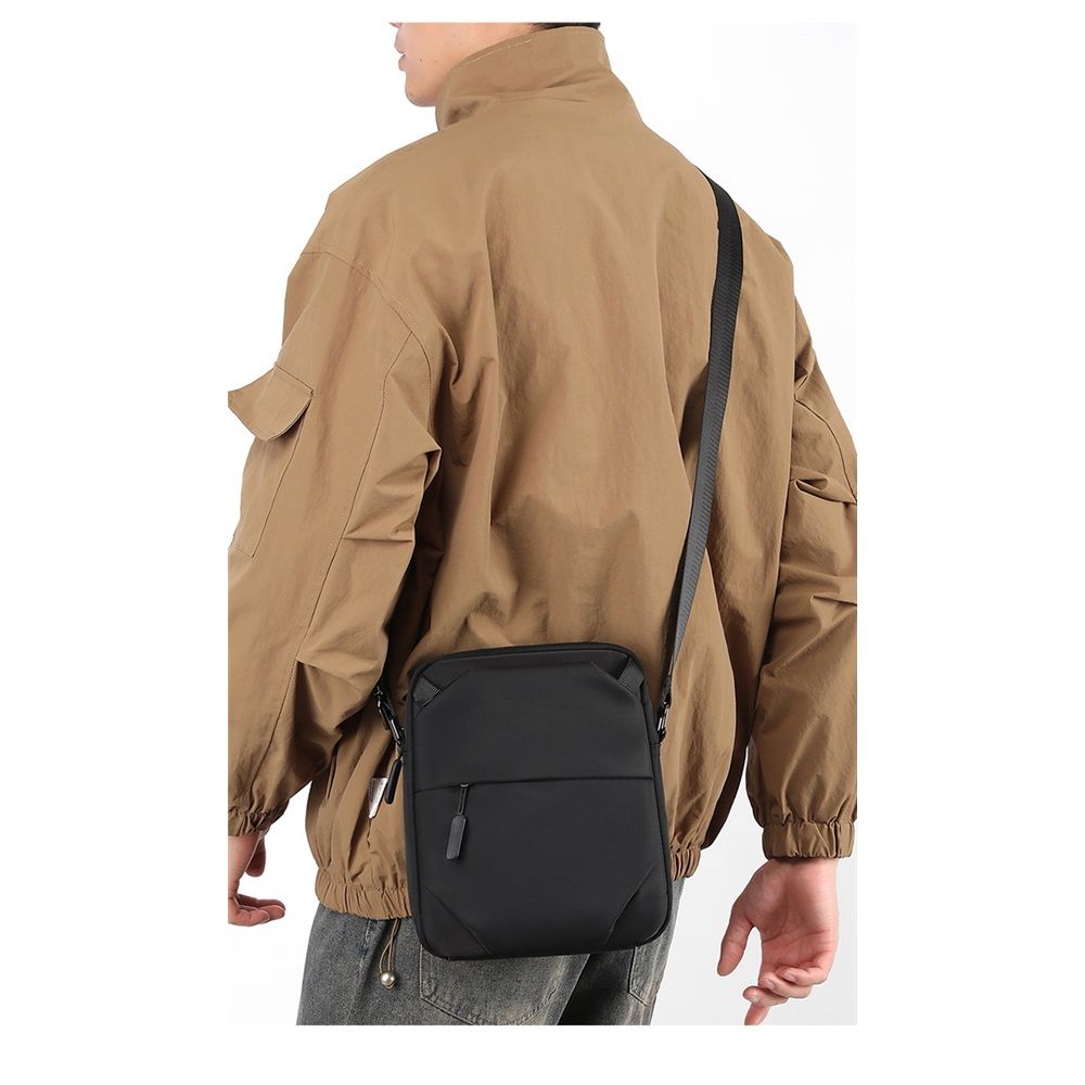 Crossbody bag for men, Small messenger bag with zipper and adjustable shoulder strap, Slim Shoulder Bag with Pocket, Black - Image 5