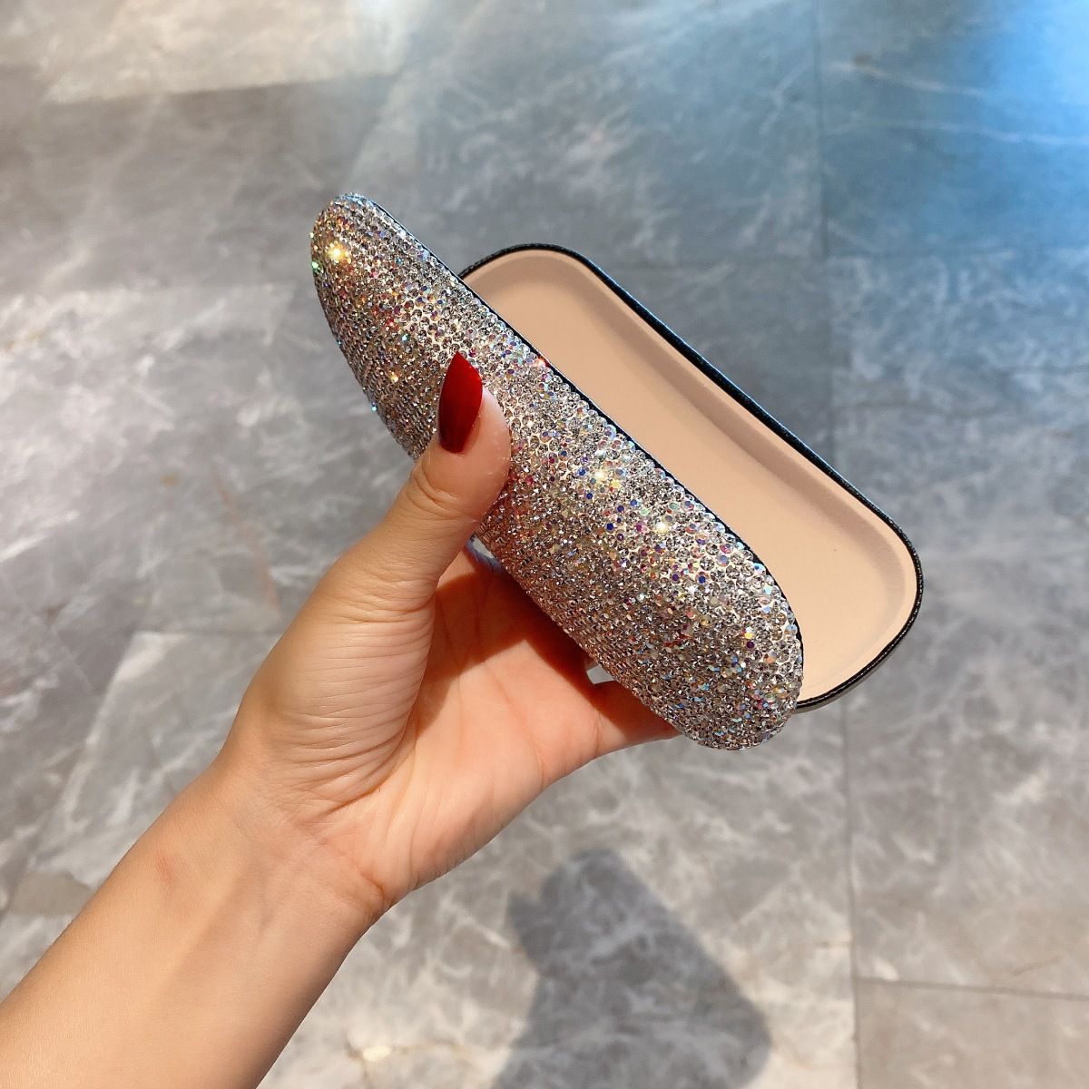 Hard Shell Glasses Case Sparkly Crystal Eyeglass Case for Women Portable Protective Case for Sunglasses - Image 5