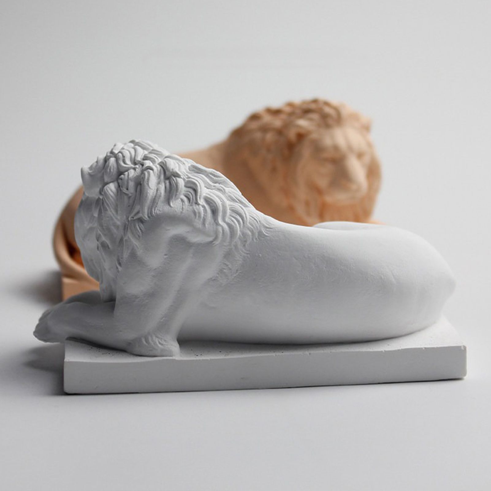 Classic Reclining Lion Sculpture Minimalist White Plaster Desk Ornament for Living Room, Study, or Office Decoration - Image 6