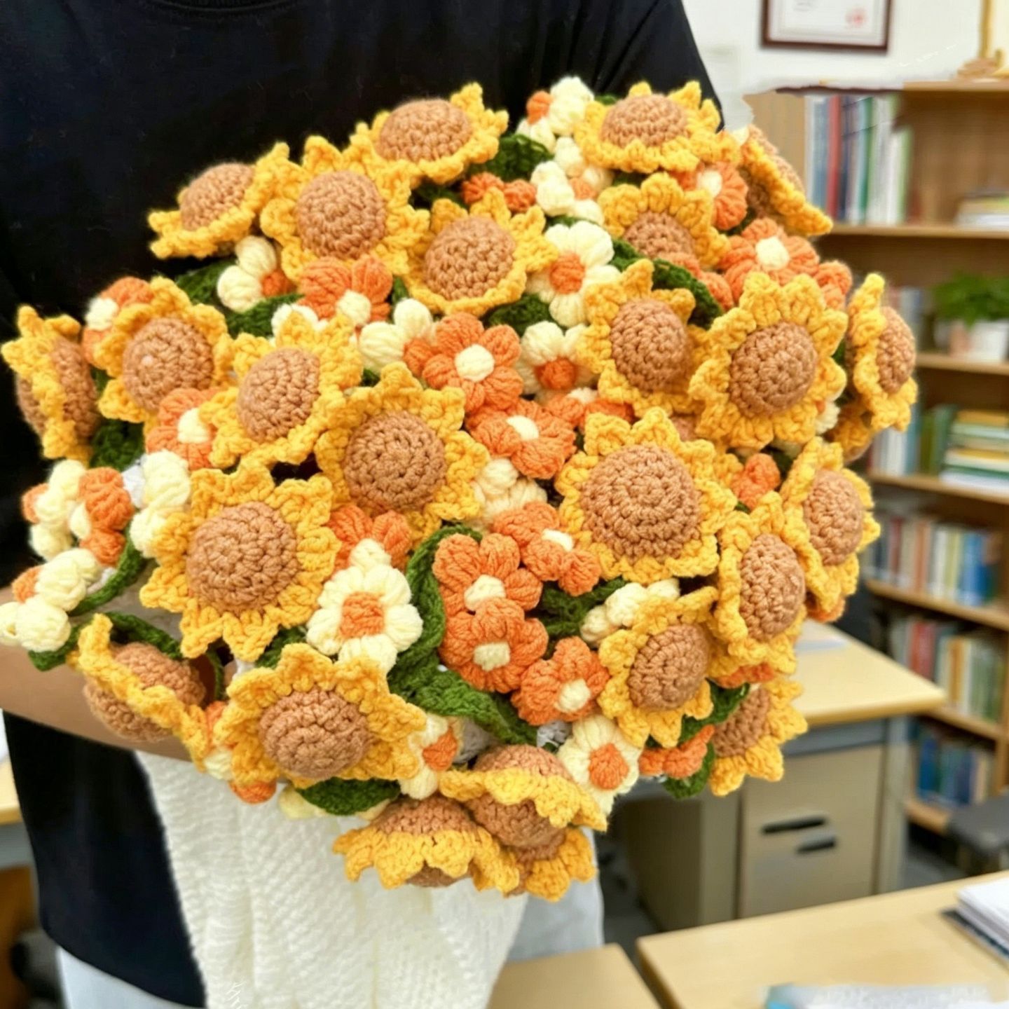 13 Sunflowers and 13 Daisies Blanket Approximately 120CM - Image 1