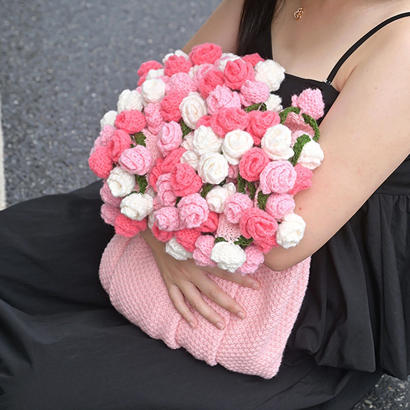 52 Pink Rose Blanket Diameter Approximately 110CM - Image 1