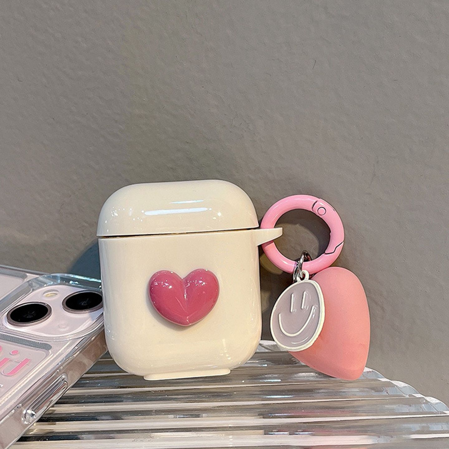 Beige shell + smiling heart pendant AirPods 3 - Image 4