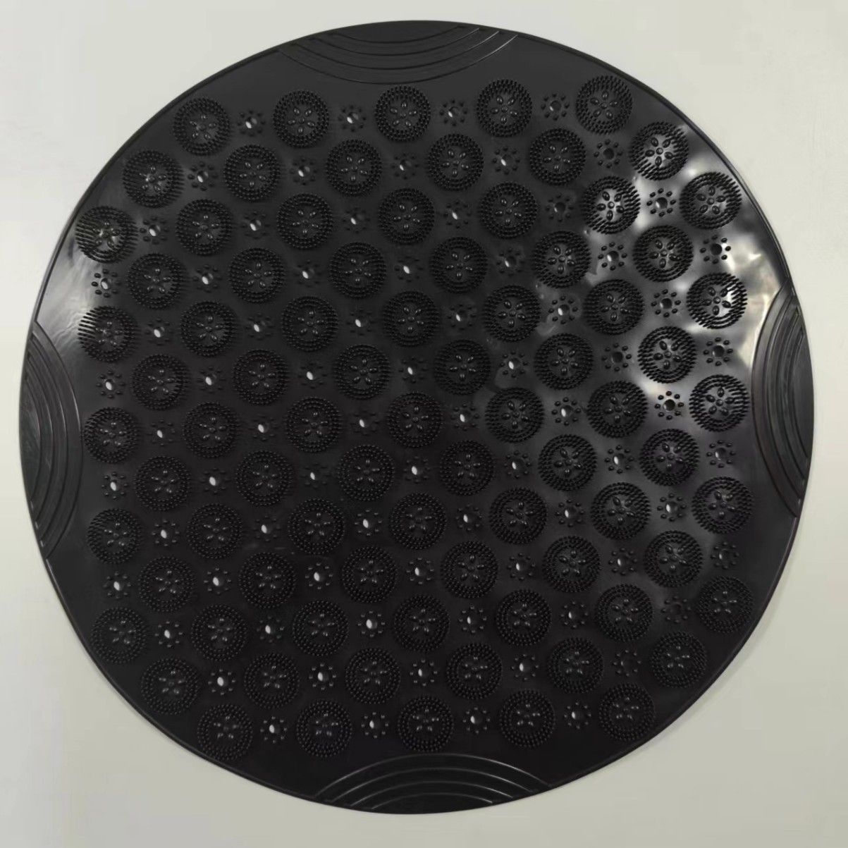 Black Round Non-Slip Massage Bath Mat 55×55cm - Image 1