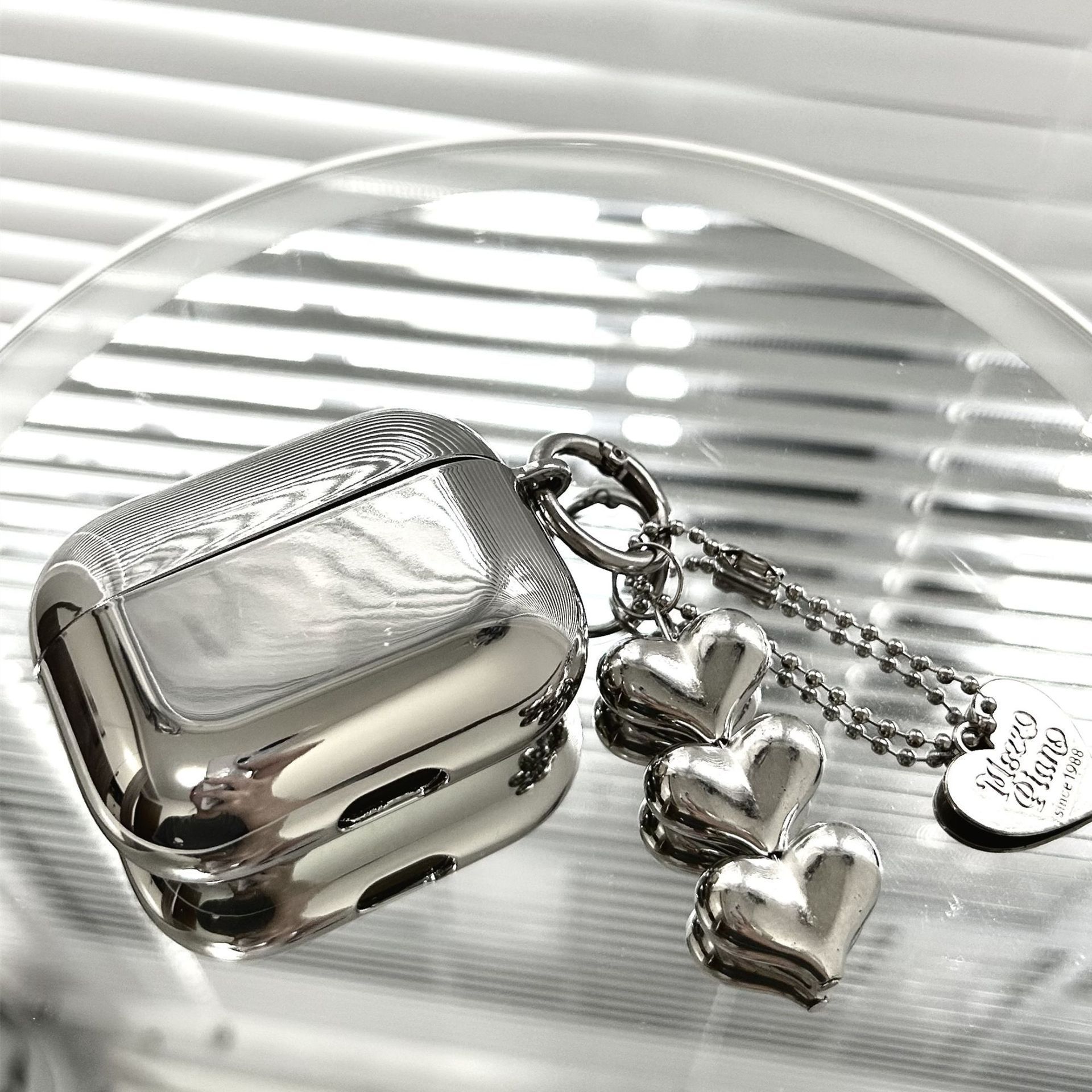 Electroplated 3D Heart + Bracelet Apple AirPods 1/2 - Image 5