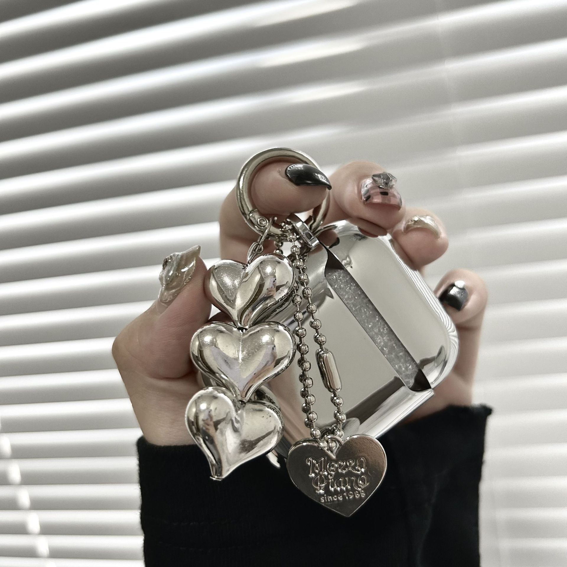 Electroplated 3D Heart + Bracelet Apple AirPods Pro 2 - Image 8
