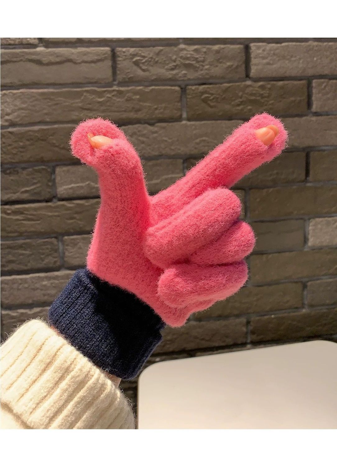 Knit Gloves Black - Image 4