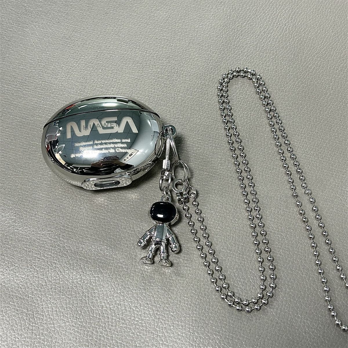 Laser Engraved Astronaut + Matching Keychain + Necklace AirPods pro - Image 1