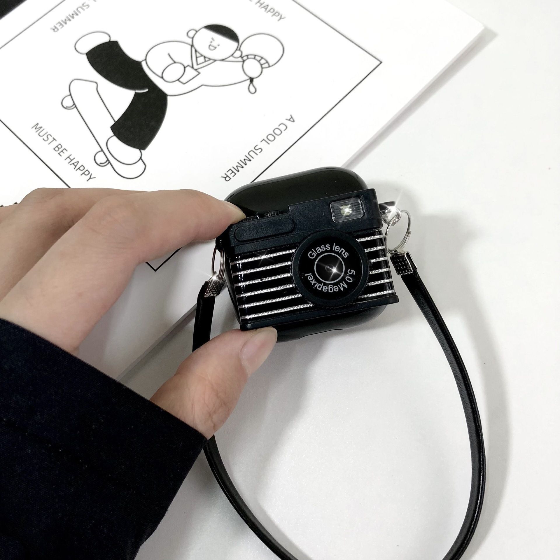 striped light-emitting and sound-making camera AirPods Pro 2 - Image 1