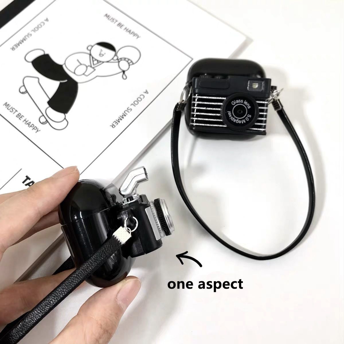 striped light-emitting and sound-making camera AirPods Pro 2 - Image 3