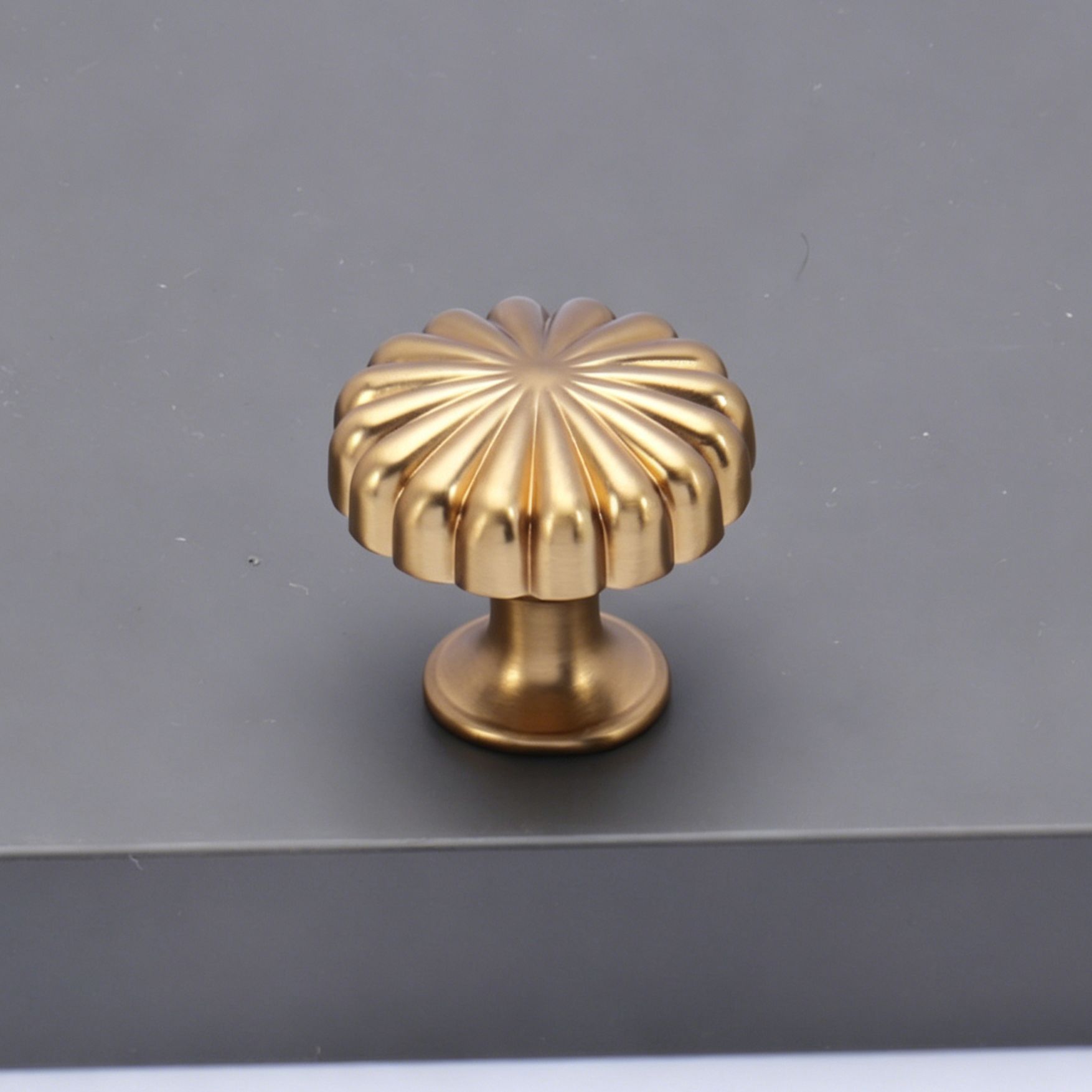 Chrysanthemum Pumpkin Single Hole Drawer Knob 4pcs - Image 1