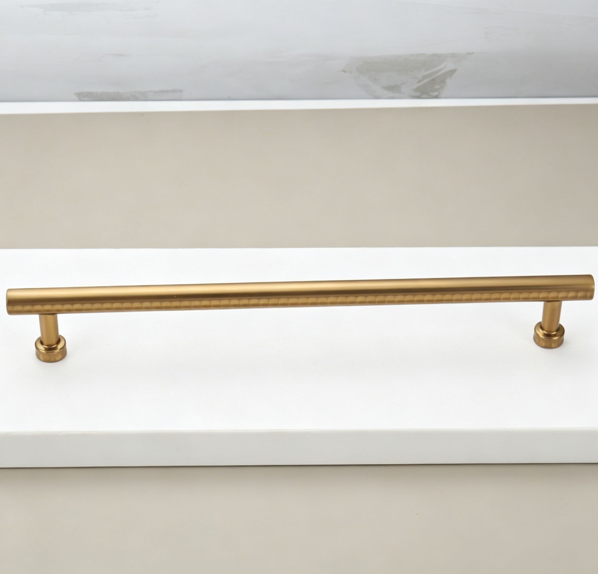 192mm Hole Spacing Hammered Tube Cabinet Pull 4pcs - Image 1