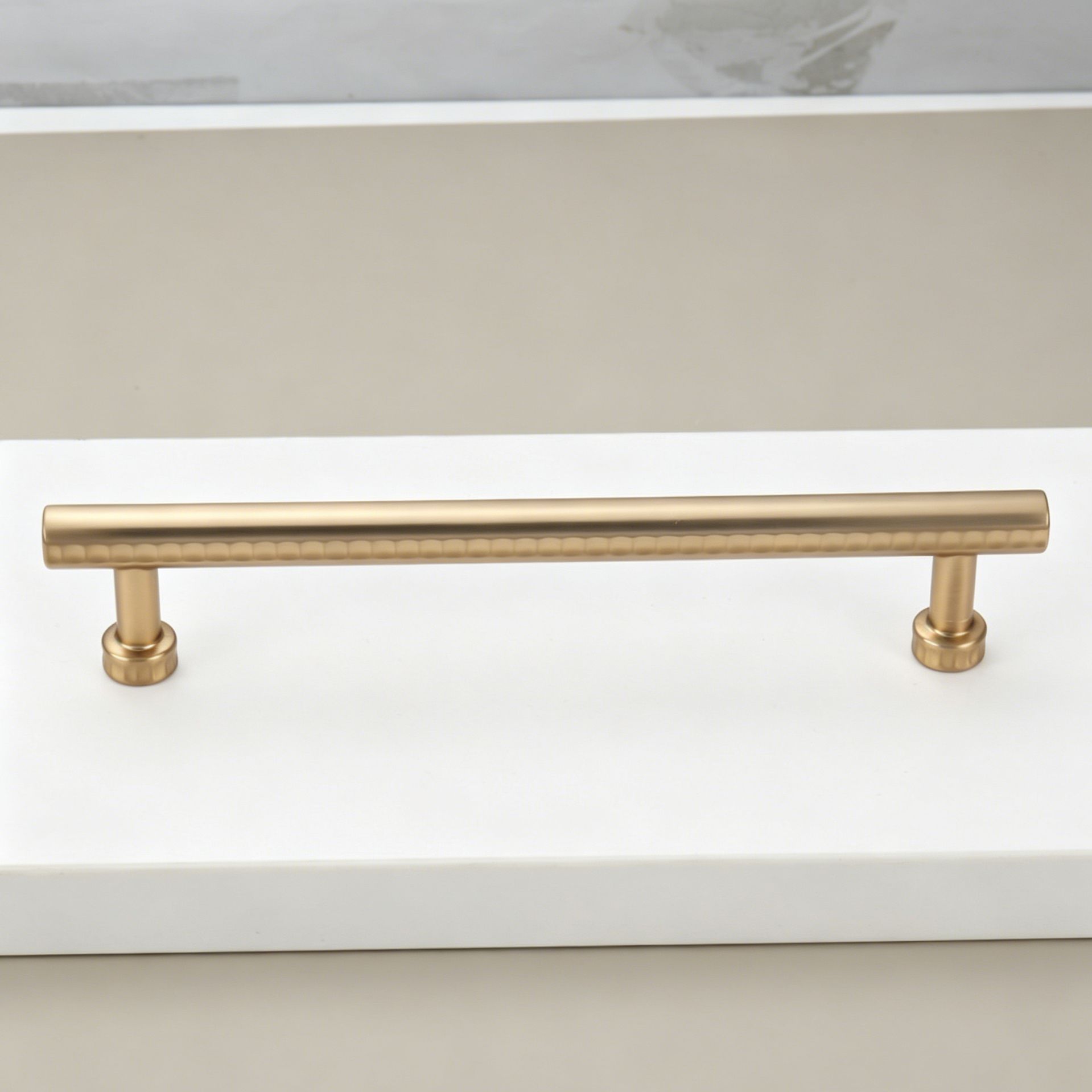 128mm Hole Spacing Hammered Tube Cabinet Pull 6pcs - Image 1